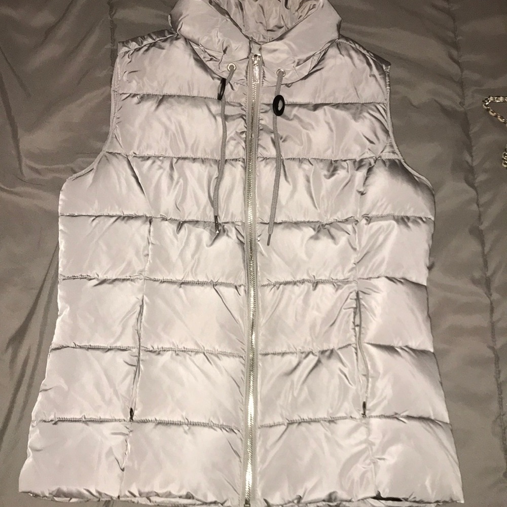 Calvin Klein puffer vest - Picture 1 of 2